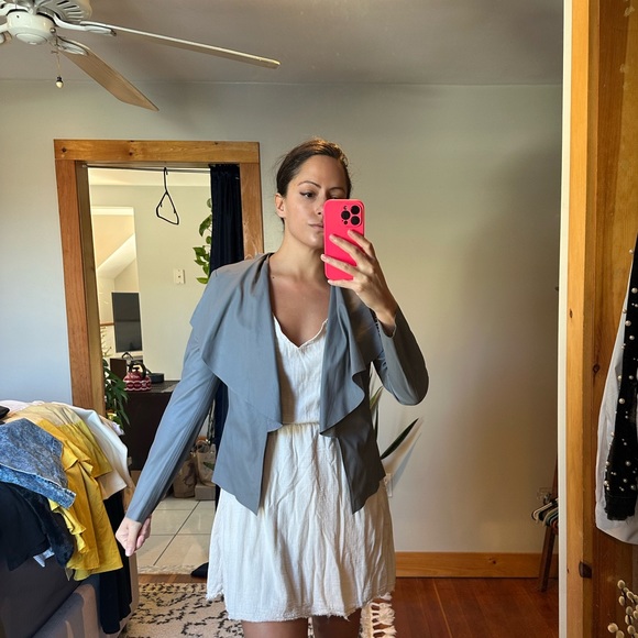 Like new Zara basic jacket. - Picture 9 of 14